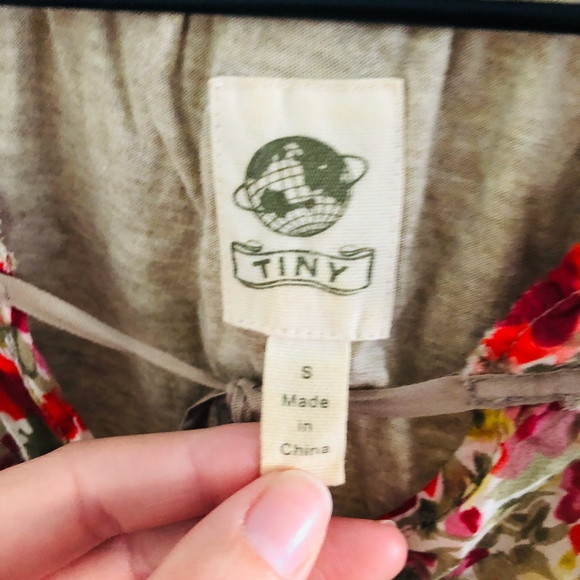 Anthro Tiny Red Floral Eyelet Blouse S - Picture 4 of 8